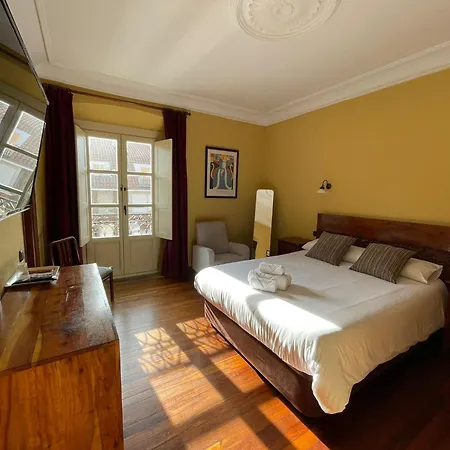 Esmeralda Πανσιόν 3*