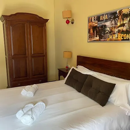 Esmeralda Guest house Comillas