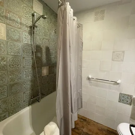 Πανσιόν Esmeralda Comillas