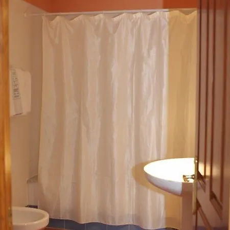 Esmeralda Πανσιόν Comillas