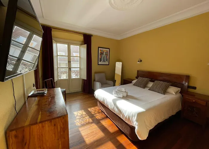 埃斯梅拉达旅馆 招待所 3*