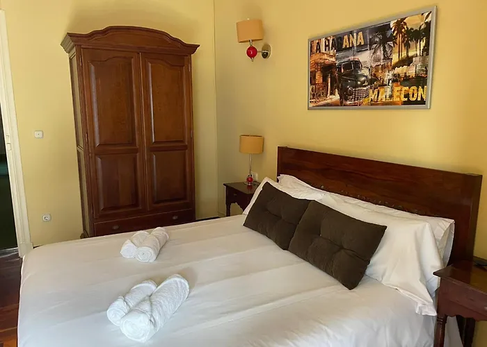 埃斯梅拉达旅馆 招待所 柯米拉斯