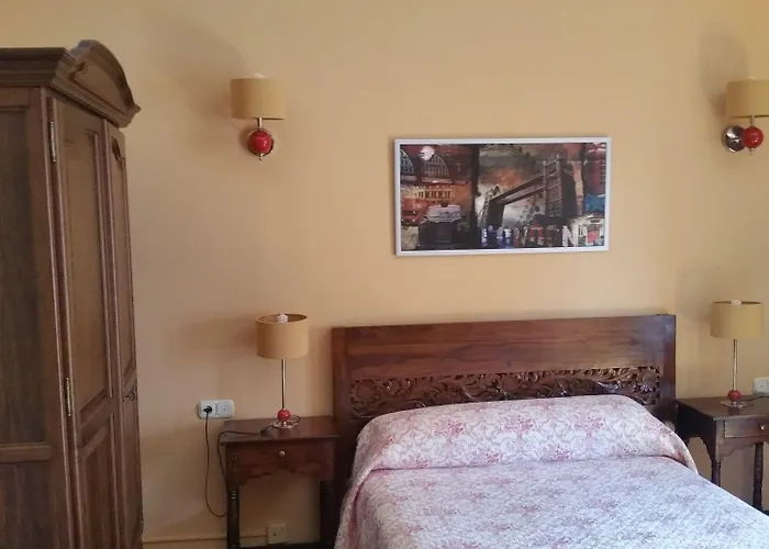 埃斯梅拉达旅馆 招待所 柯米拉斯