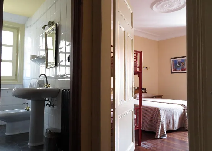 埃斯梅拉达旅馆 柯米拉斯